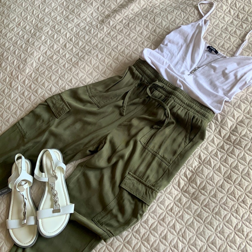 Olive Capri Cargo Pant